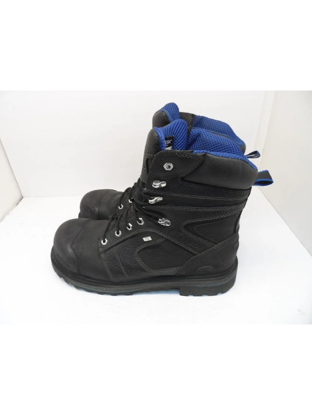 Dakota Men's 8